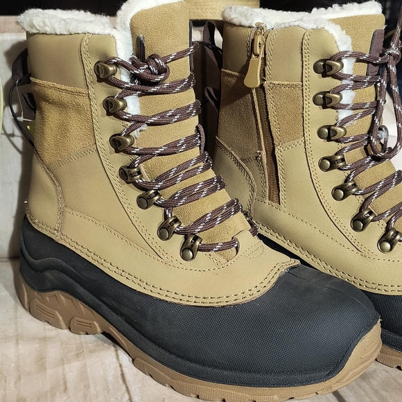 NWT, Thermolite Ecomode, Waterproof Duck Boots - Picture 2 of 11